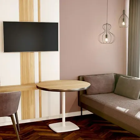The Floor 3*