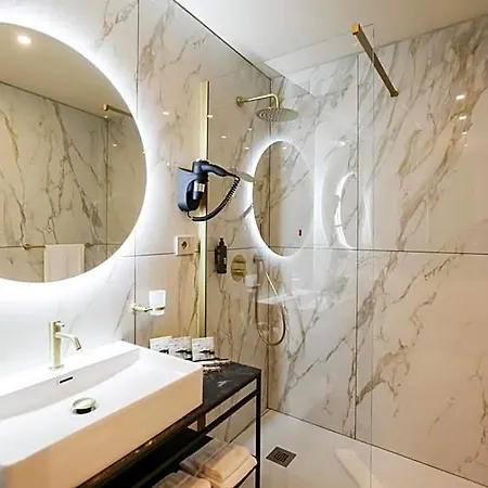 The Floor 3* Milan