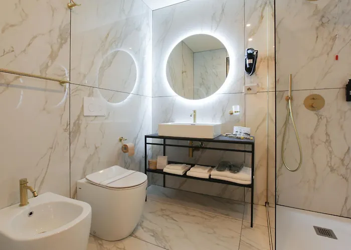 The Floor 3* ميلان