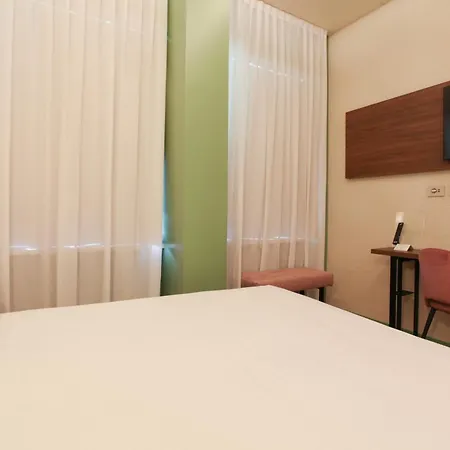 Hotel The Floor 3*