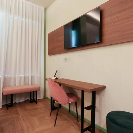 The Floor 3* Milan